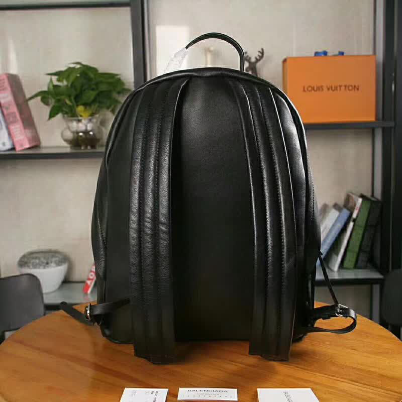BALENCIAG巴黎世家 超暴款包包 摔紋牛皮 雙肩包 90638  BL1546